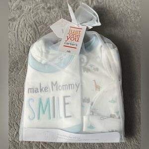 Carter’s Newborn Sleep & Play, Bib & Cap Set